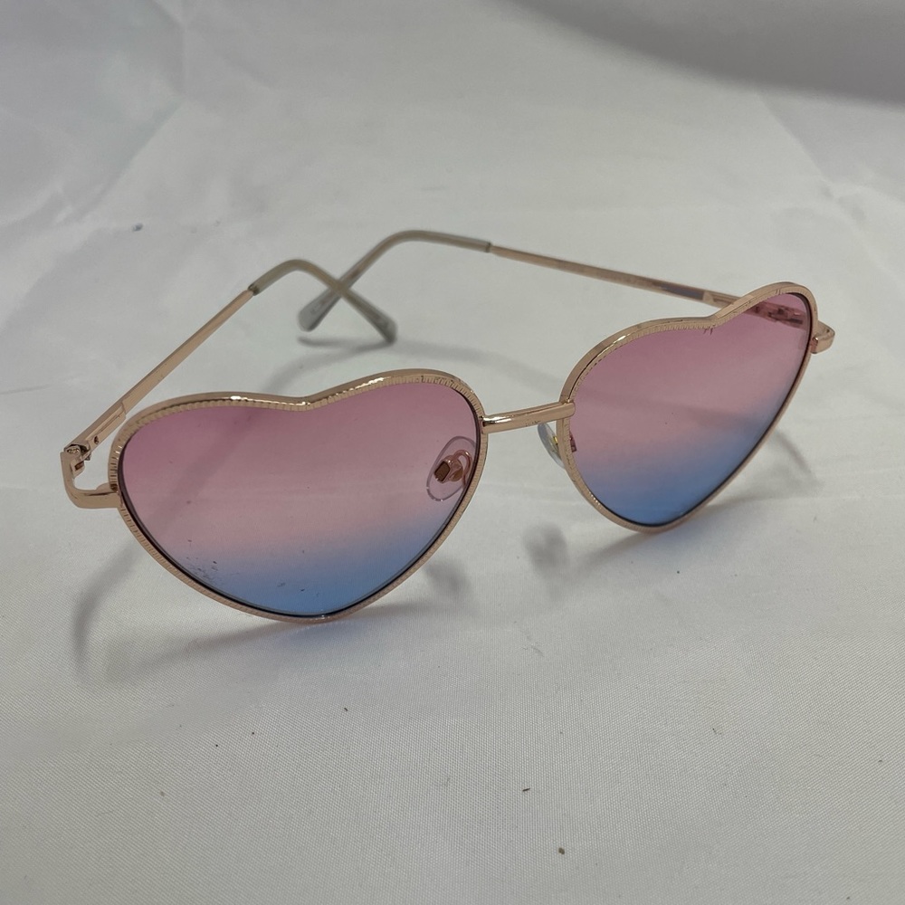 Heart Sunglasses Retro Fashion Lolita Heart Shaped Aviator Gold Metal Frame Pink